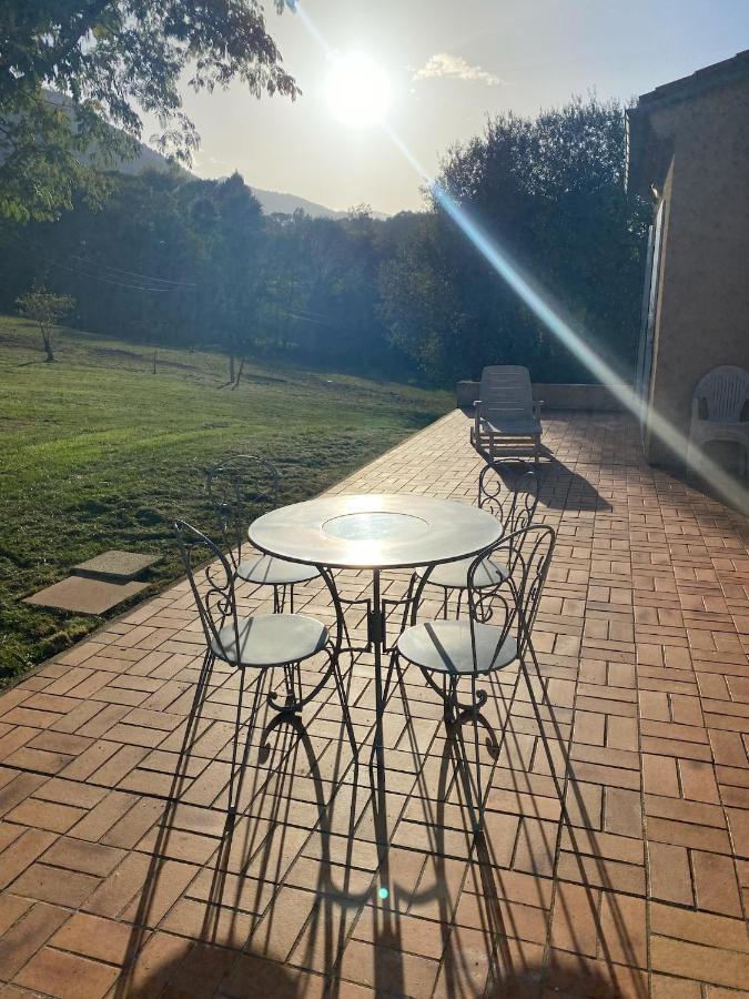 150m2 Dans Tres Grand Parc Arbore Foix